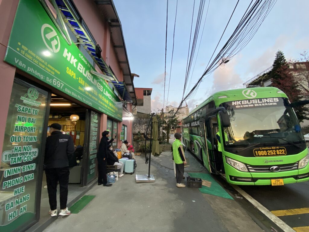 HK buslines 臥鋪巴士沙壩車站