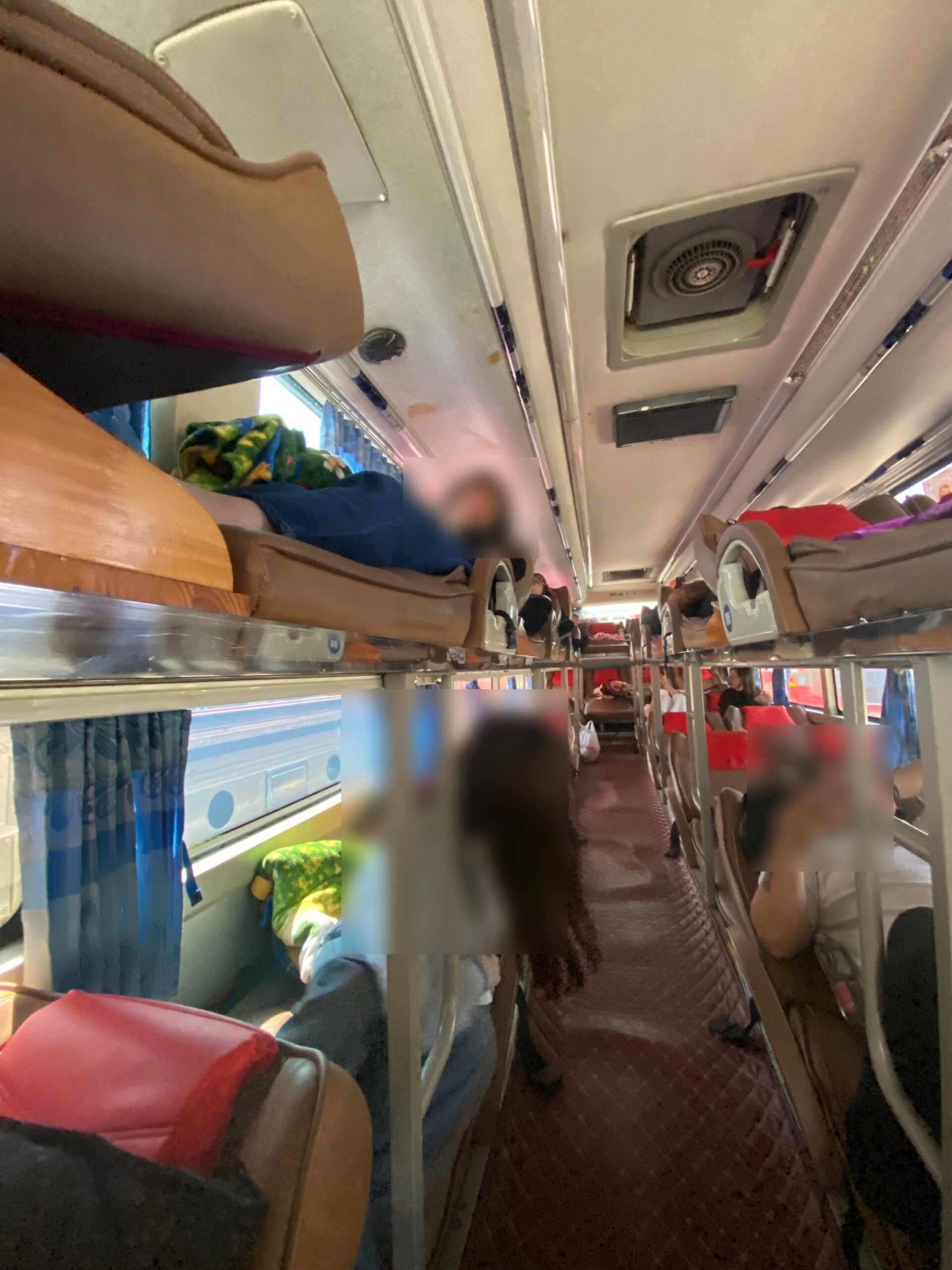 Interbus:一台臥鋪巴士竟然可以塞下這麼多人!