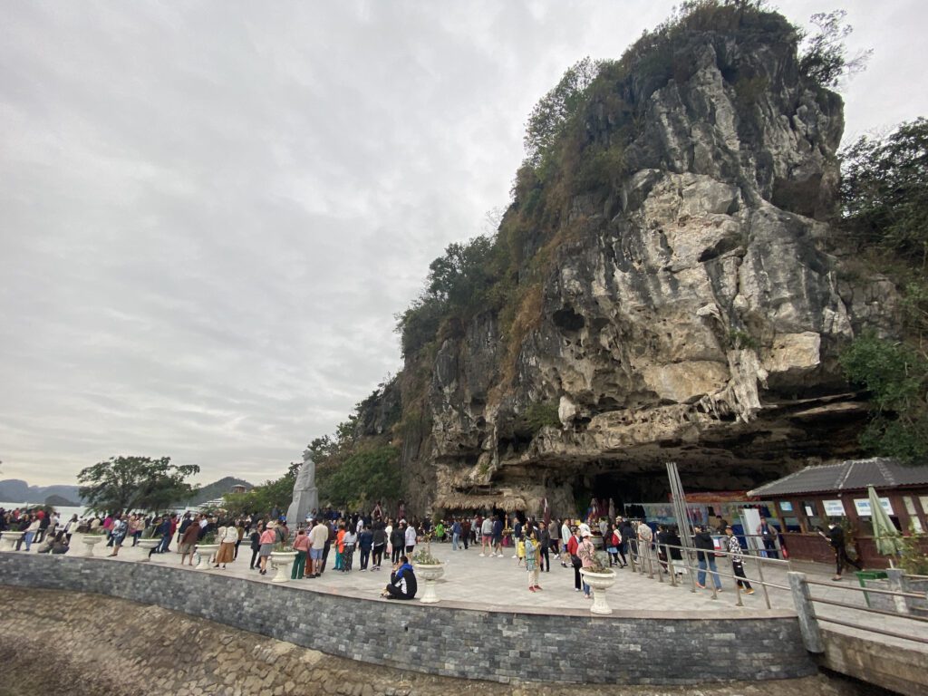 下龍灣郵輪景點:英雄島(Titop島)